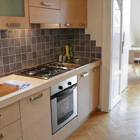O21 By Interhome *