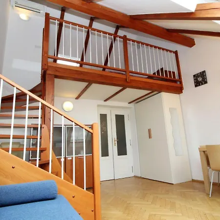 O21 By Interhome * Praag