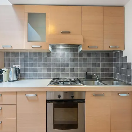 O21 By Interhome