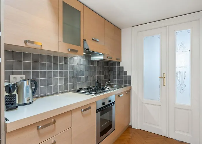 O21 By Interhome *
